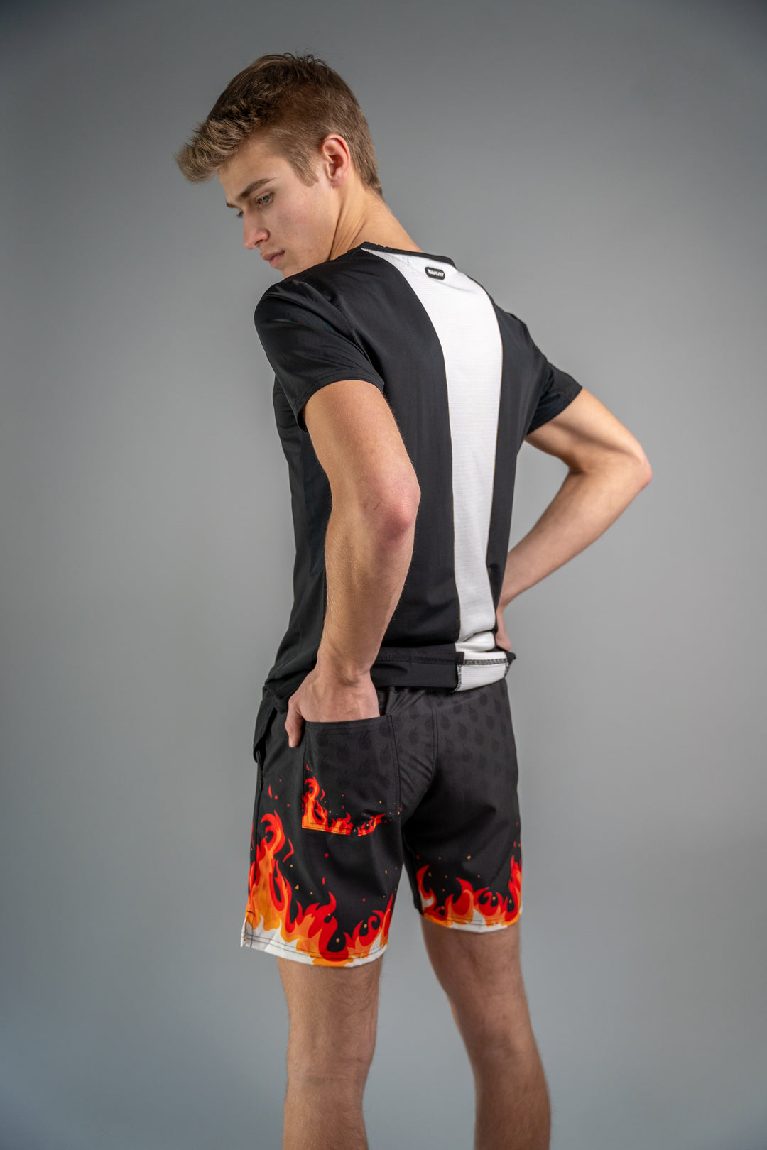 charbon シャルボン PANTHER 7 POCKETS SHORTS Essential Woven Workout Shorts -- 7-inch inseam | Old Navy